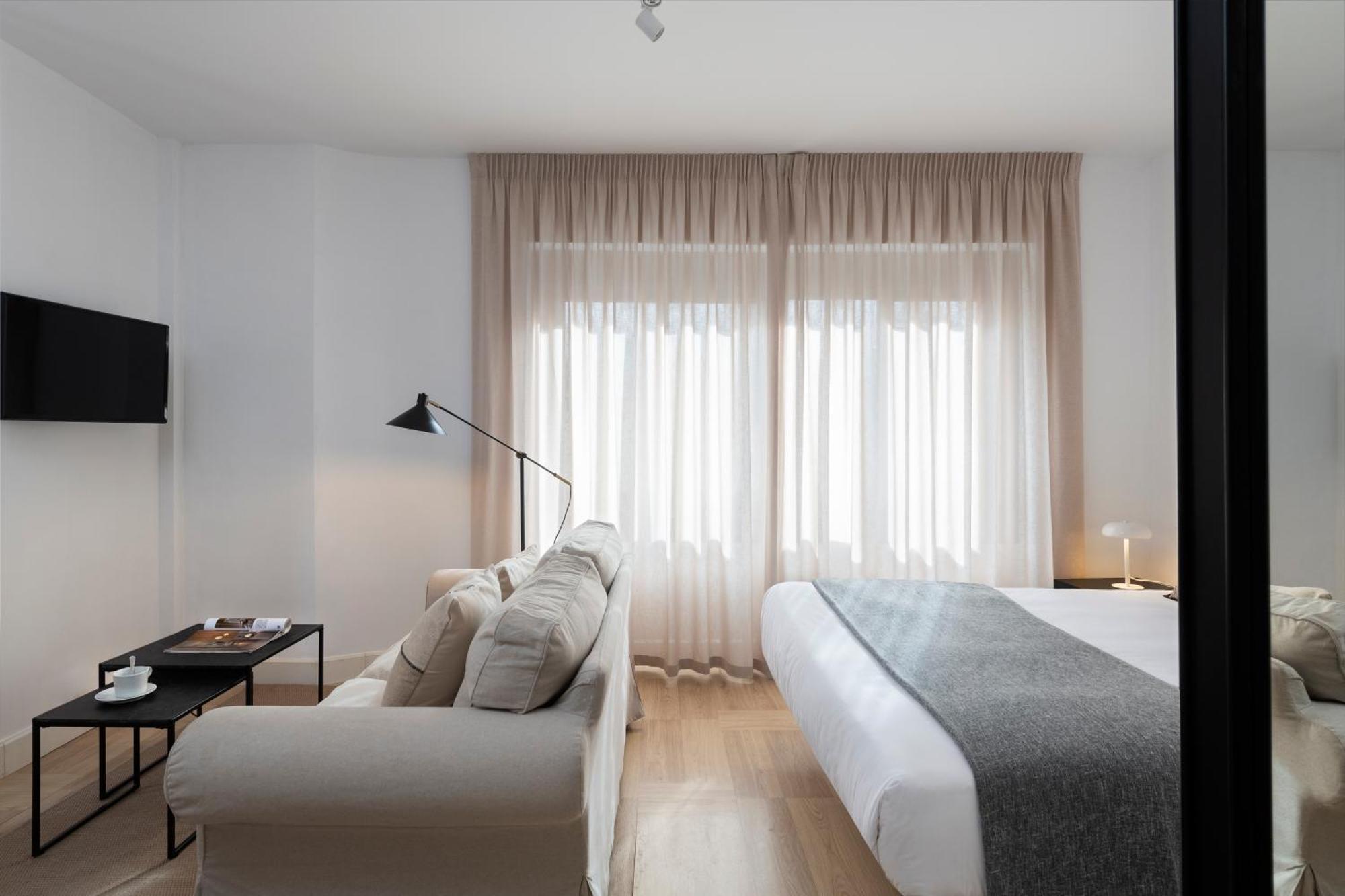 Salado Suites Apartments Seville Exterior photo